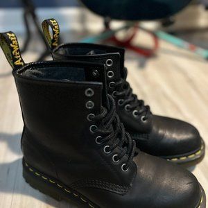 DOC MARTENS WINTERGRIP LEATHER LACE UP BOOTS 1460 size 6